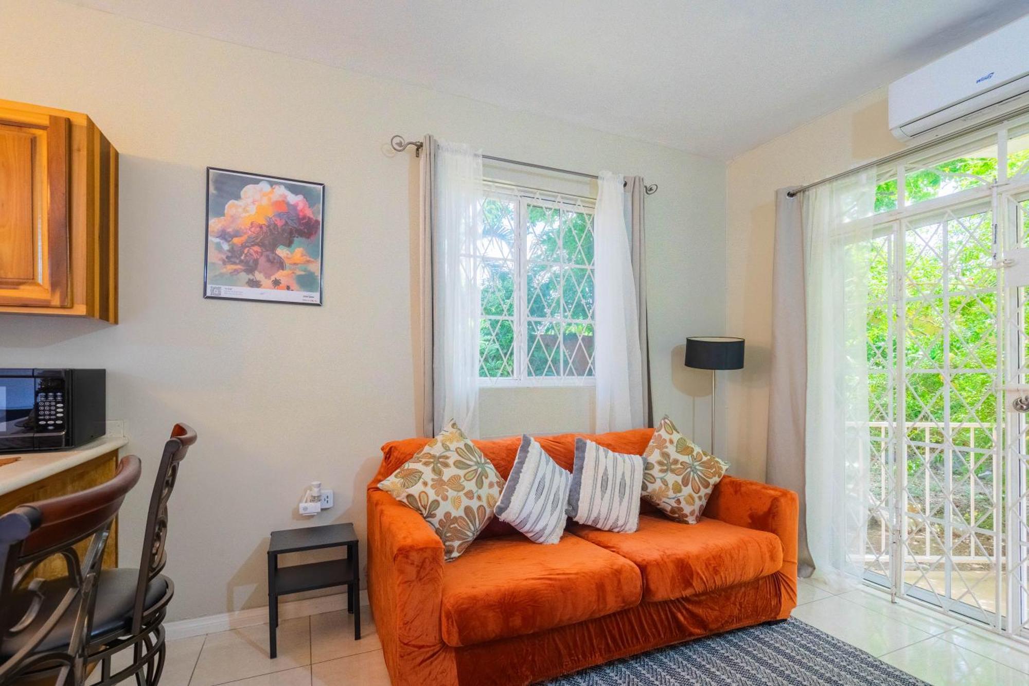 Musgrave Annex- Comfy 1 Bedroom Apartment On The Ground Floor Кингстон Экстерьер фото