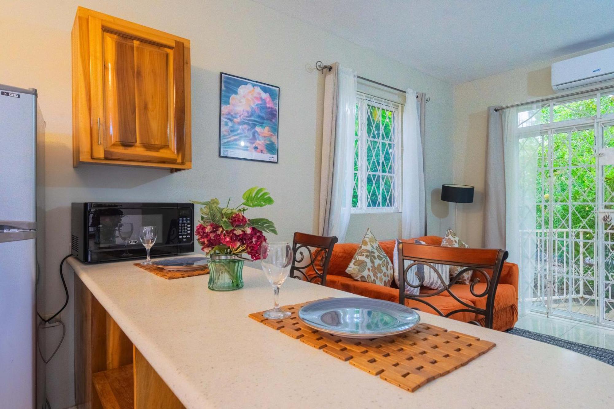 Musgrave Annex- Comfy 1 Bedroom Apartment On The Ground Floor Кингстон Экстерьер фото